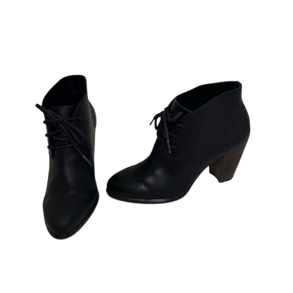UGG Women's Black Leather Ankle Boots Size 8 Casual Lace Up